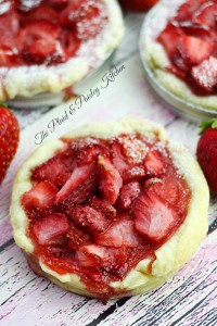 mini strawberry pies