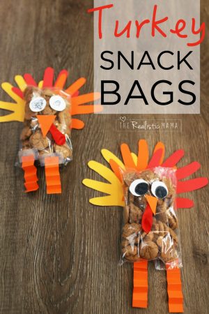 Adorable Turkey Craft for Thanksgiving that Doubles as a Snack! How cute is this! We made them as Thanksgiving gifts for grandparents, aunts and uncles and they were a huge hit!